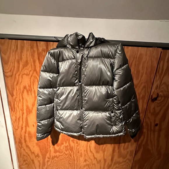 BCBG MAX AZRIA Silver Coat. - Picture 3 of 4